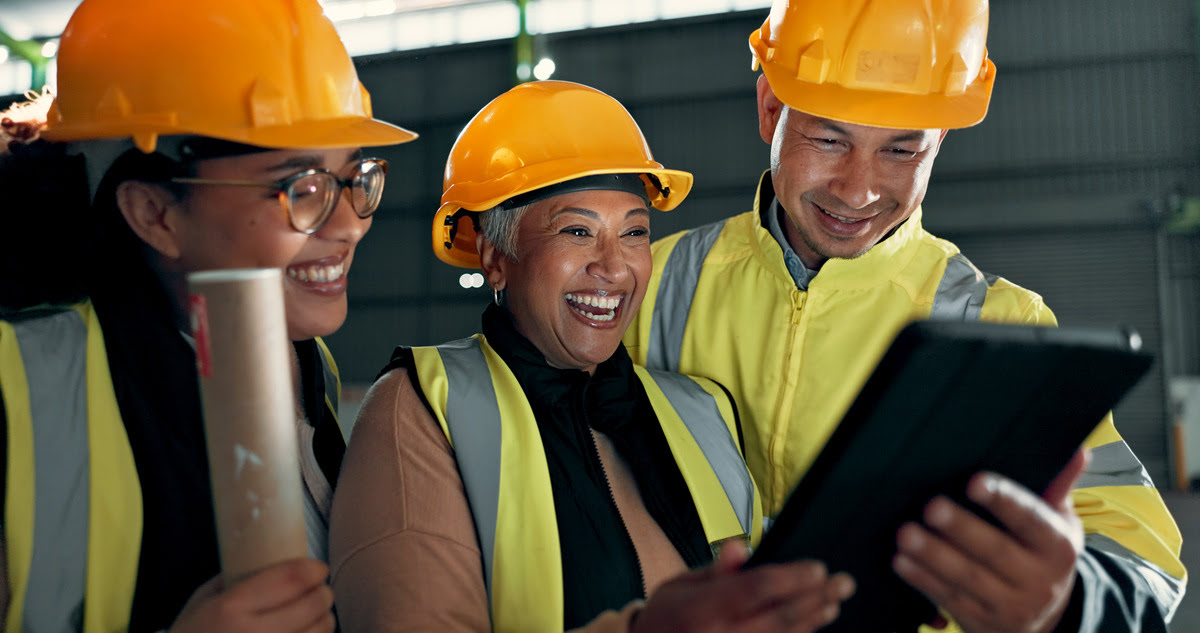 A learner working through safety courses online and health and safety training with Irish Health and Safety