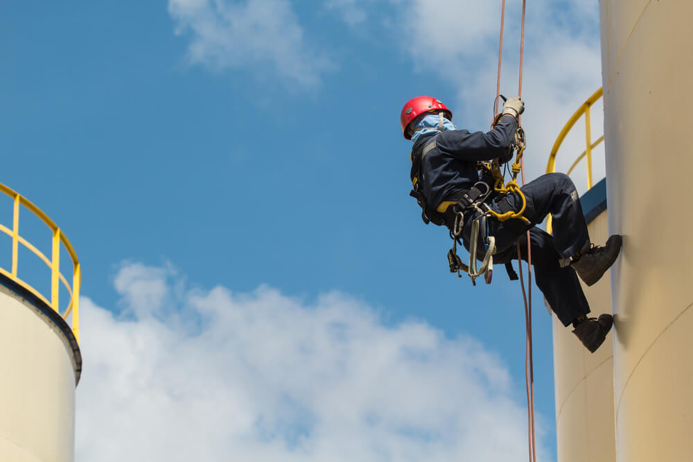 Working at Heights, an online health and safety course from Irish Health and Safety